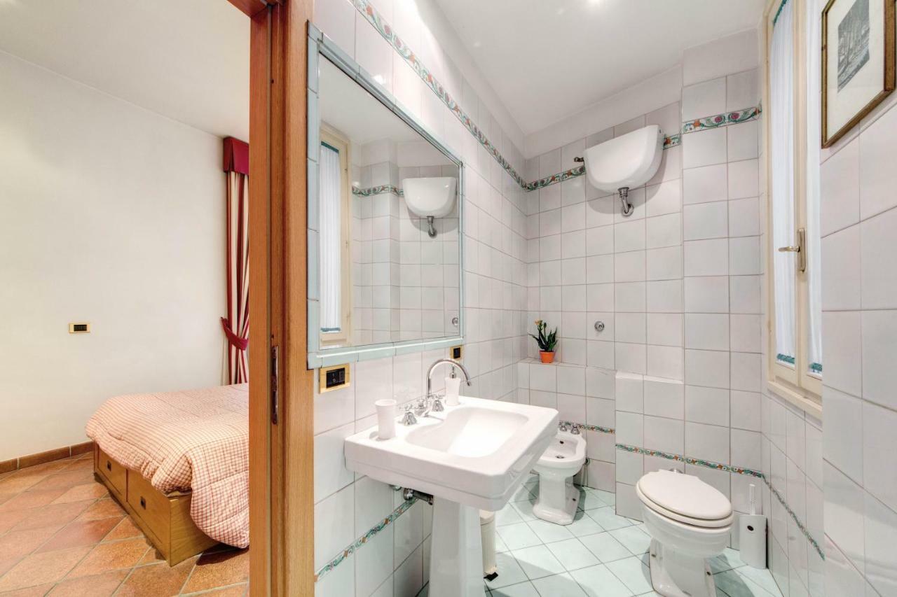 דירות רומא Lovely Flat By The Trevi Fountain מראה חיצוני תמונה